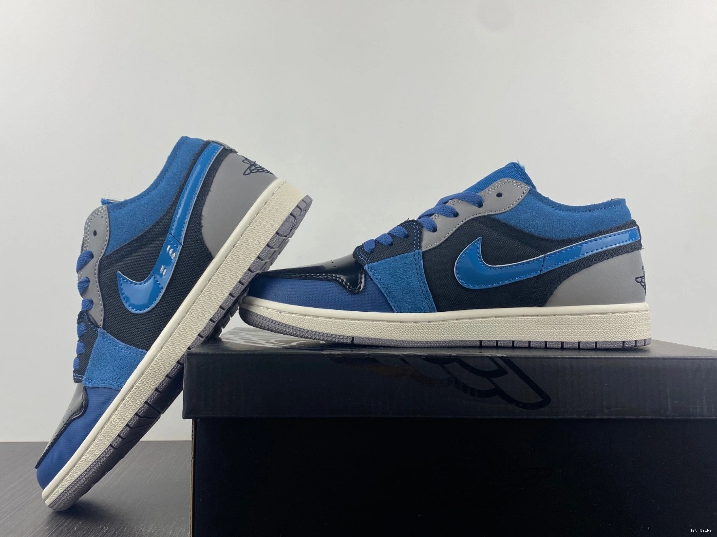 Navy Jordan Air Craft DR8867-400 Low 1 0123